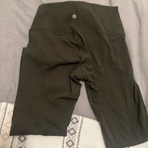 Lululemon dark green leggings capris